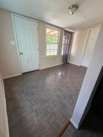 512 Stimpson Street, Baytown, TX 77520