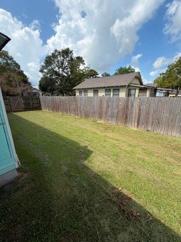 512 Stimpson Street, Baytown, TX 77520