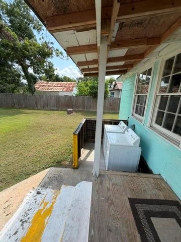512 Stimpson Street, Baytown, TX 77520