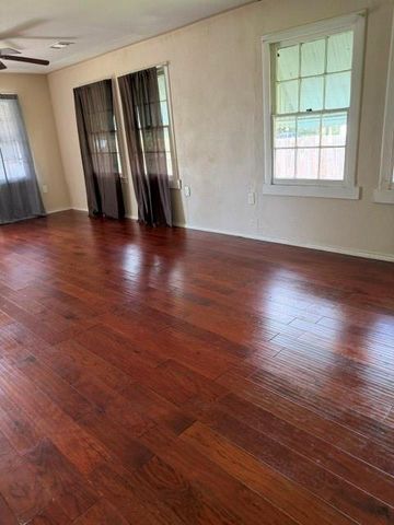 512 Stimpson Street, Baytown, TX 77520