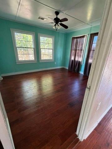 512 Stimpson Street, Baytown, TX 77520