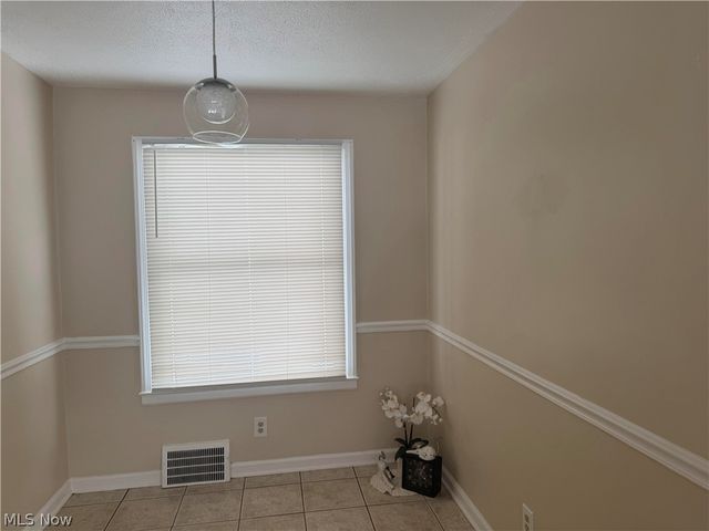 1515 E 256th Street, Euclid, OH 44132