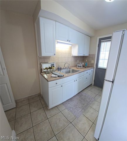 1515 E 256th Street, Euclid, OH 44132