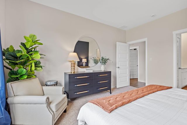 6 Maximillian Drive, Hobart, IN 46342