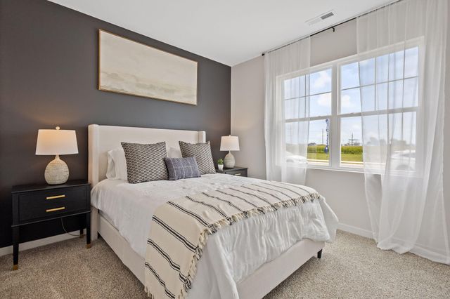 6 Maximillian Drive, Hobart, IN 46342
