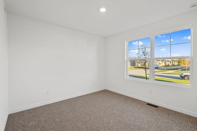 6 Maximillian Drive, Hobart, IN 46342