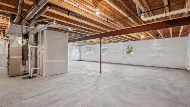 6 Maximillian Drive, Hobart, IN 46342