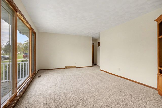 6118 Ormada Drive, Kalamazoo, MI 49048