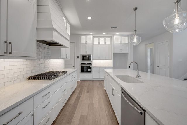 11918 Bush Tail Court, Mont Belvieu, TX 77523