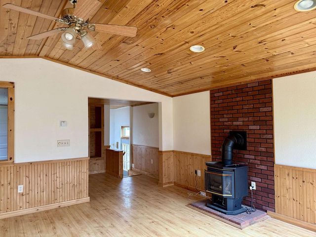 17 W LINWOOD AVENUE, Oshkosh, WI 54901