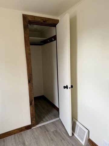 17 W LINWOOD AVENUE, Oshkosh, WI 54901