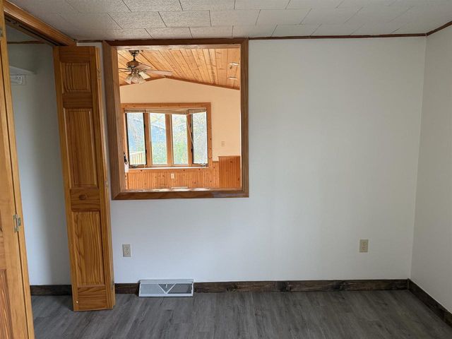 17 W LINWOOD AVENUE, Oshkosh, WI 54901