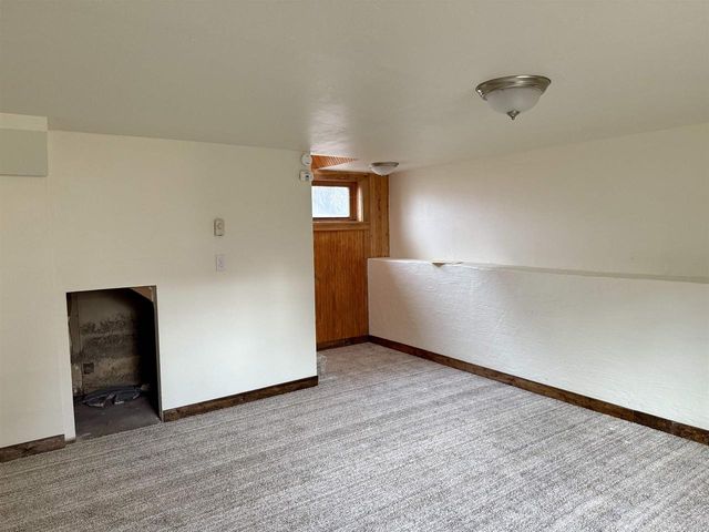 17 W LINWOOD AVENUE, Oshkosh, WI 54901