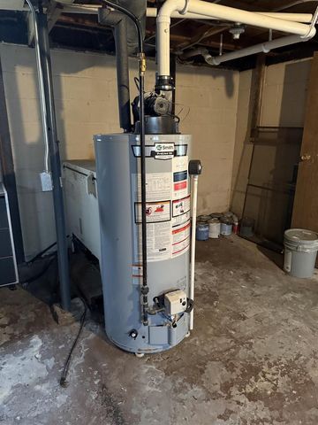 17 W LINWOOD AVENUE, Oshkosh, WI 54901