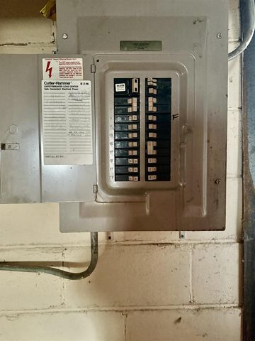 17 W LINWOOD AVENUE, Oshkosh, WI 54901