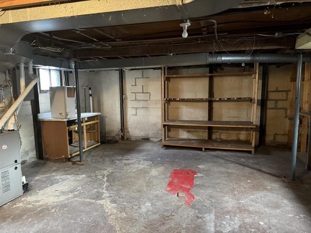 17 W LINWOOD AVENUE, Oshkosh, WI 54901