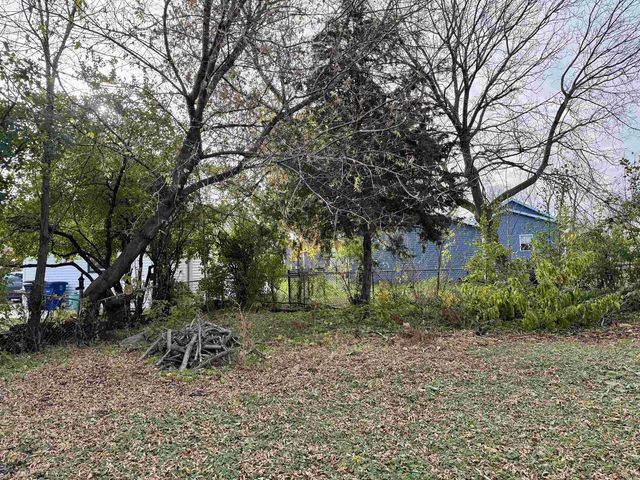 17 W LINWOOD AVENUE, Oshkosh, WI 54901