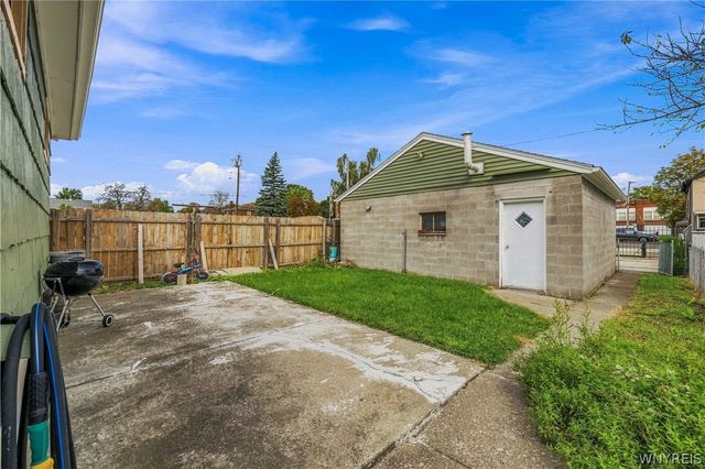 2410 Falls Street, Niagara Falls, NY 14303
