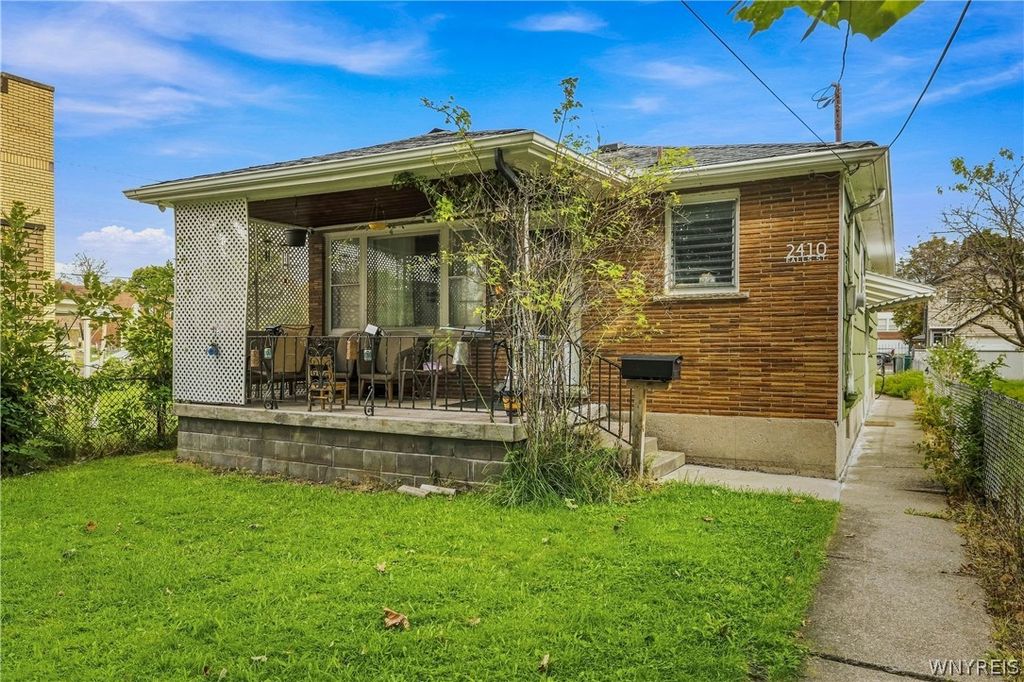 2410 Falls Street, Niagara Falls, NY 14303
