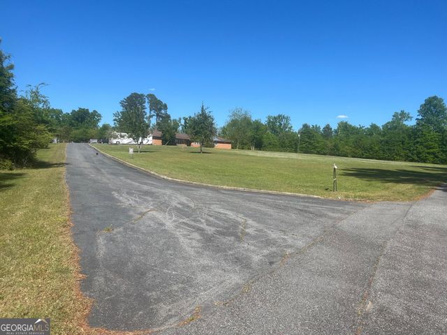 135 Meriwether Circle NW, Milledgeville, GA 31061