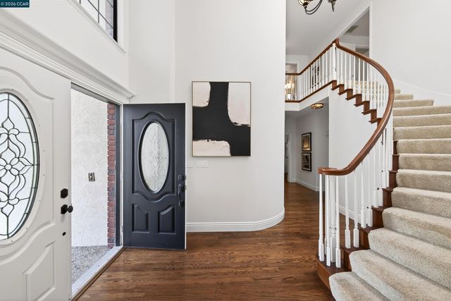 704 Blue Spruce Dr, Danville, CA 94506