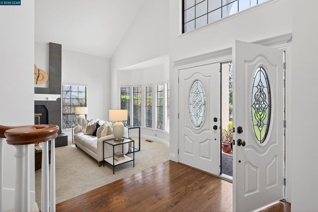 704 Blue Spruce Dr, Danville, CA 94506