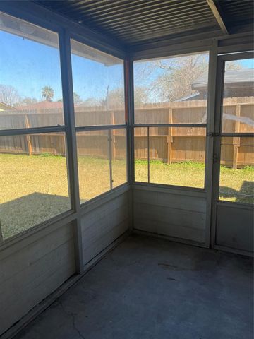 10822 Langdon Lane, Houston, TX 77072