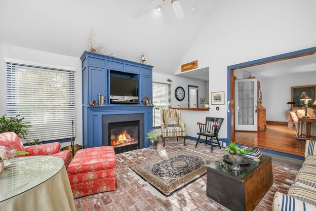 41 Court Street, Chatham, MA 02650