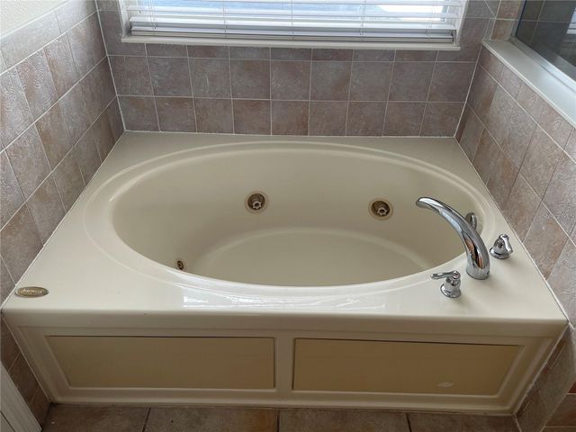 9003 GRAND BAYOU COURT, Tampa, FL 33635