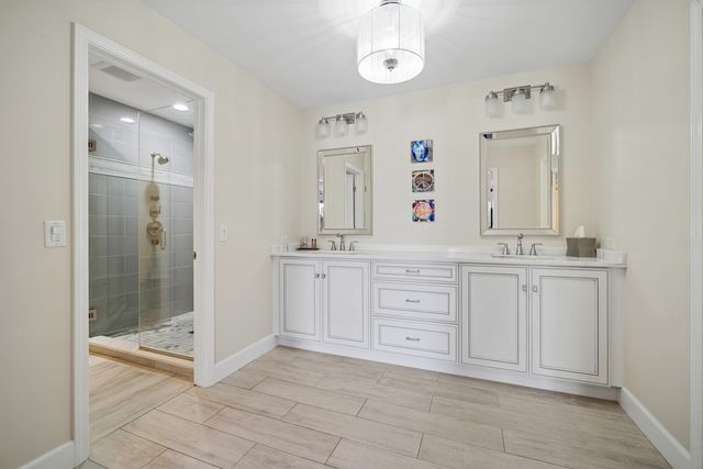 4220 Terri Lyn Lane, Northbrook, IL 60062