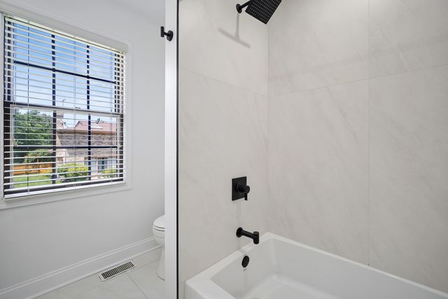 4220 Terri Lyn Lane, Northbrook, IL 60062