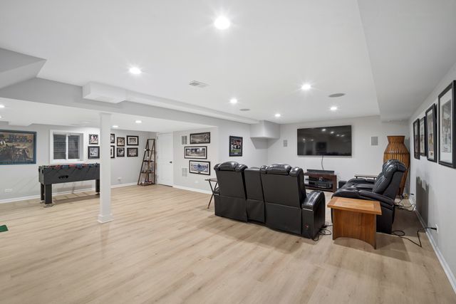 4220 Terri Lyn Lane, Northbrook, IL 60062