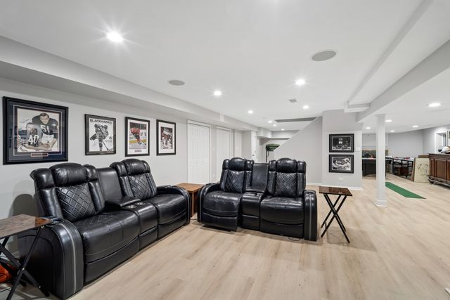 4220 Terri Lyn Lane, Northbrook, IL 60062