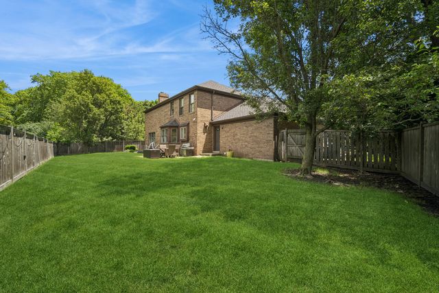4220 Terri Lyn Lane, Northbrook, IL 60062