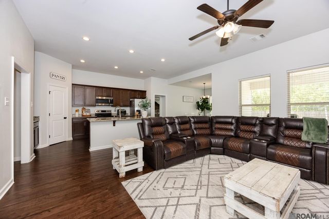 28315 Natchez Trace, Denham Springs, LA 70726