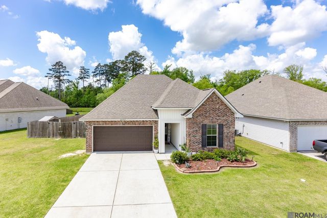 28315 Natchez Trace, Denham Springs, LA 70726