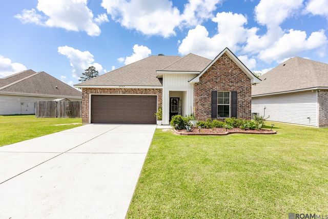 28315 Natchez Trace, Denham Springs, LA 70726