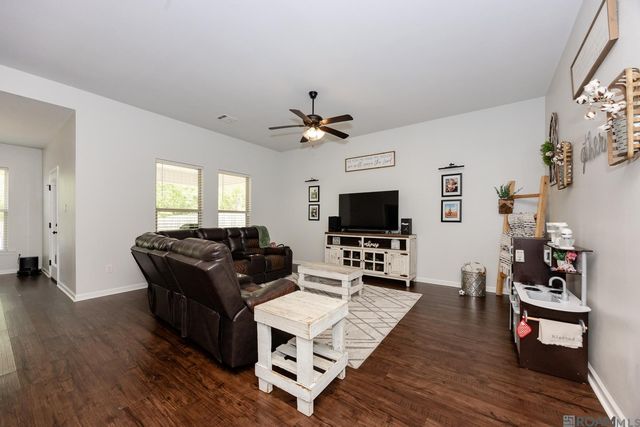 28315 Natchez Trace, Denham Springs, LA 70726