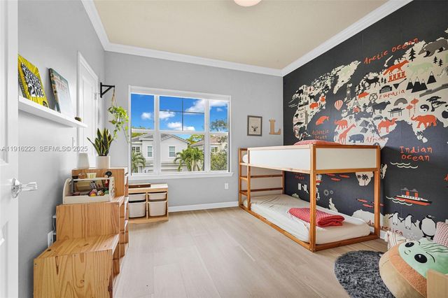 3936 Mahogany Ln, Hollywood, FL 33021