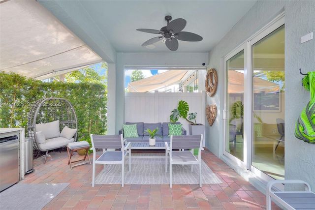 3936 Mahogany Ln, Hollywood, FL 33021