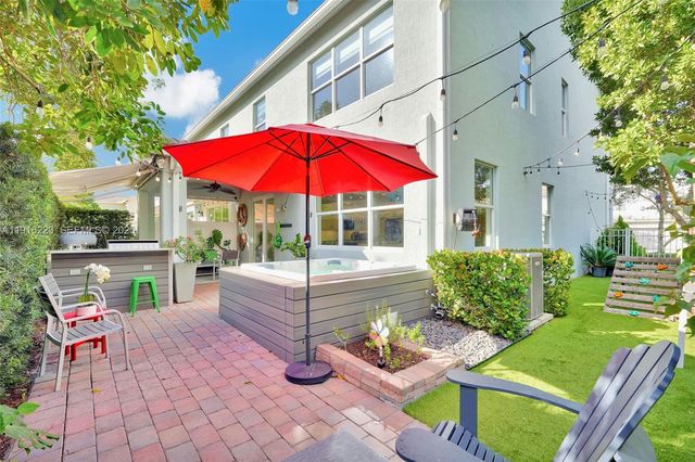 3936 Mahogany Ln, Hollywood, FL 33021