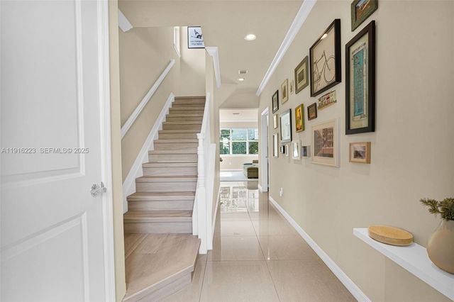 3936 Mahogany Ln, Hollywood, FL 33021