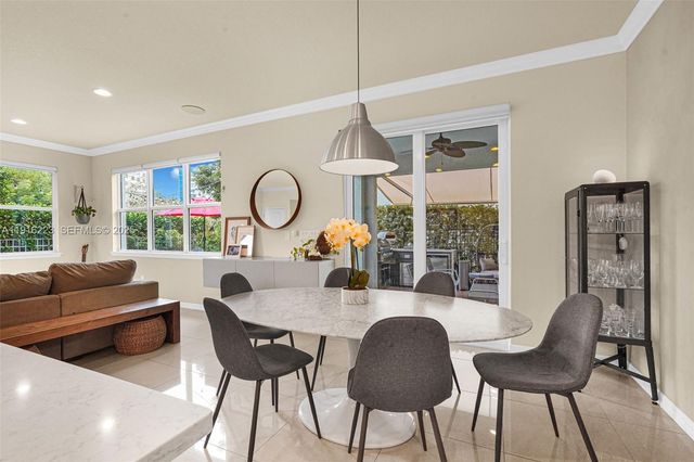 3936 Mahogany Ln, Hollywood, FL 33021