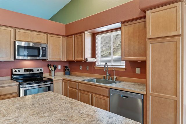 736 E Carrie Dr, Medical Lake, WA 99022