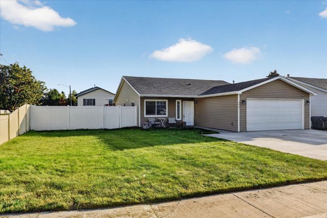 736 E Carrie Dr, Medical Lake, WA 99022