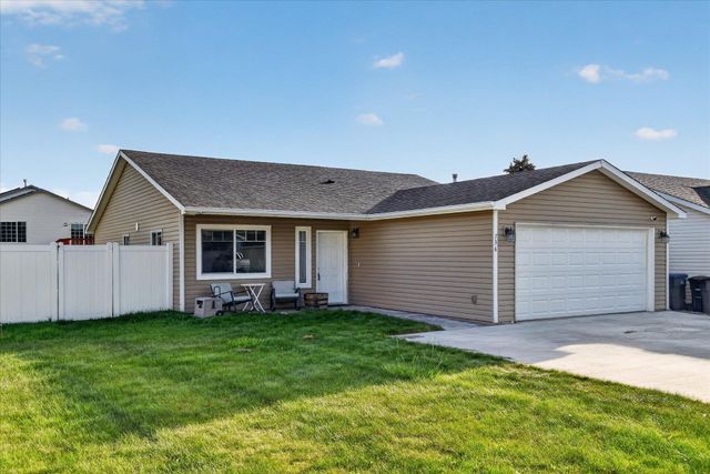 736 E Carrie Dr, Medical Lake, WA 99022