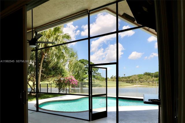 2686 Palmer Place, Weston, FL 33332