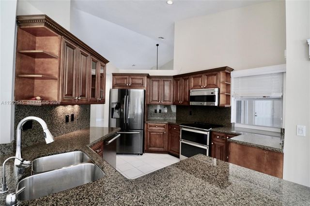 2686 Palmer Place, Weston, FL 33332