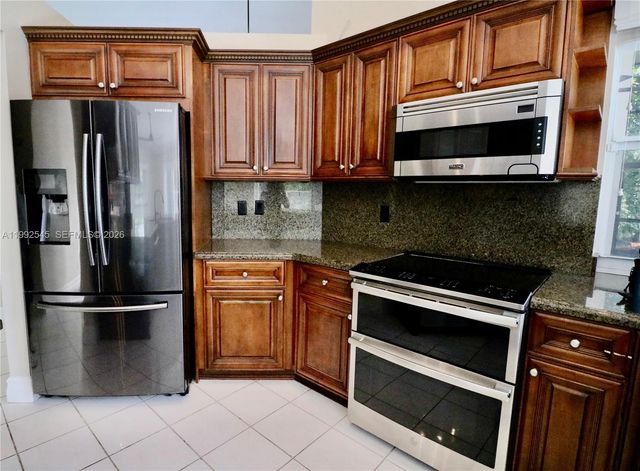 2686 Palmer Place, Weston, FL 33332