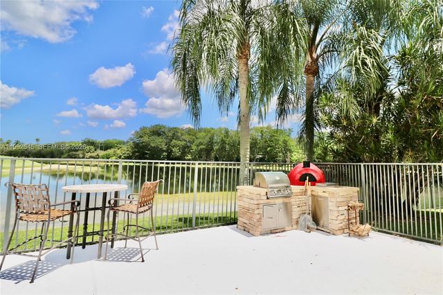 2686 Palmer Place, Weston, FL 33332